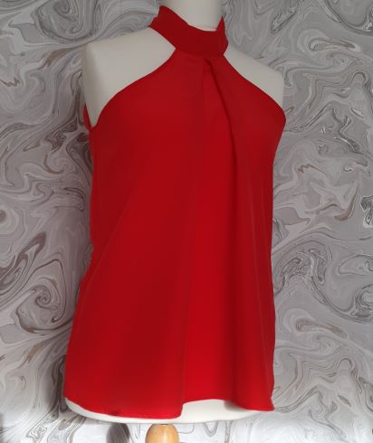Red Sleeveless Top