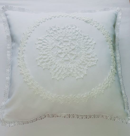 Snow White Cushion