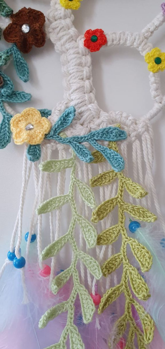 Dreamcatcher with crochet flowers motif