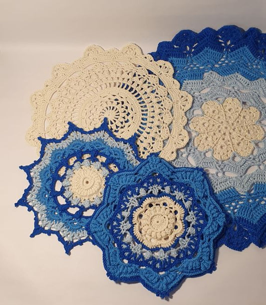 crochet round blue coaster set