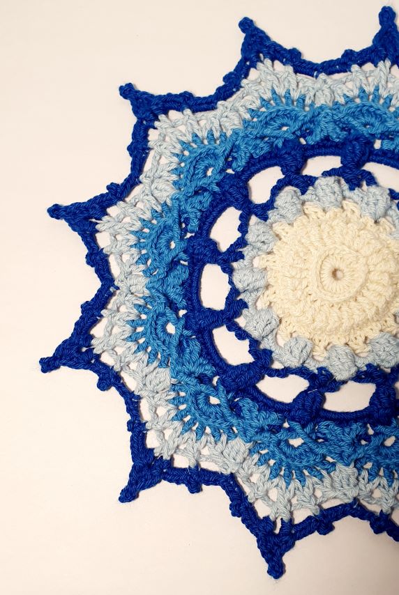 crochet star blue coaster
